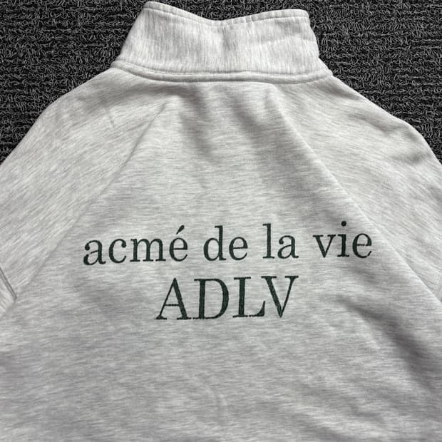 아크메드라비 빅로고 스웻 반집업 2366