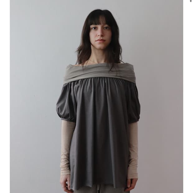 아모르샤이 AMORSHAEE Back Ribbon Top