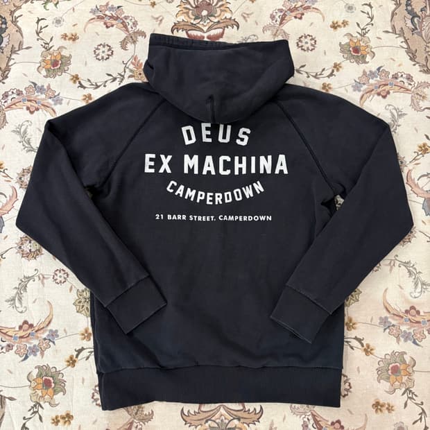 데우스엑스마키나 캠퍼다운 스웻후드티