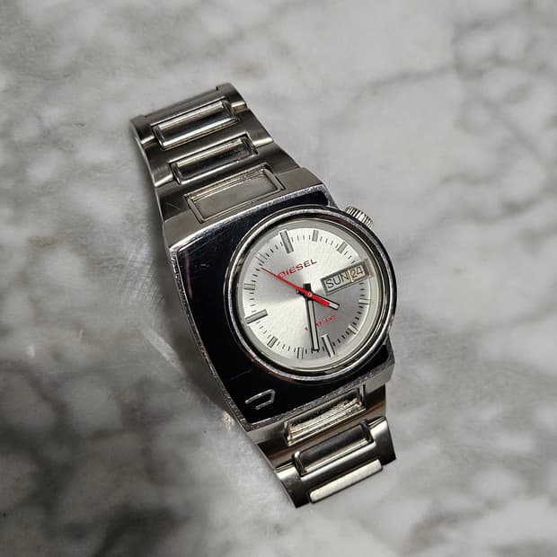 디젤 메탈 빈티지 남성 시계
