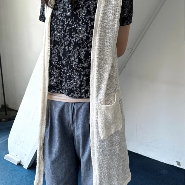 Sheer knit fabric loose vest