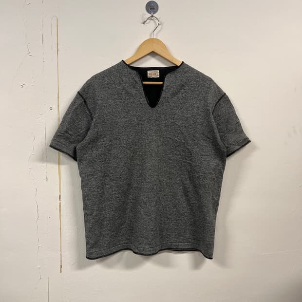 L) 빔즈 그레이 스키퍼 넥 반팔티 T291