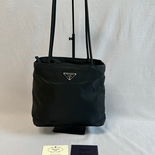 프라다 블랙 토트백 + 개런티카드 나일론 포코노 숄더백