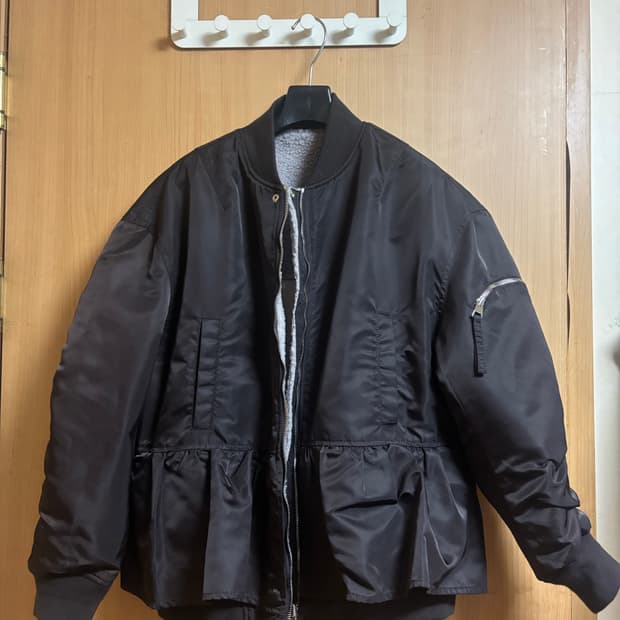 스튜디오 톰보이 [X COLLECTION] 리버서블 러플 봄버