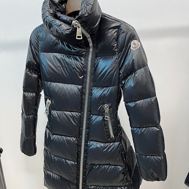 여) 몽클레어 금장 하이넥 롱패딩 