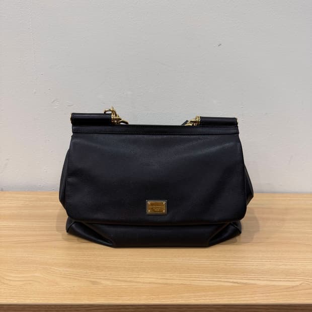 돌체앤가바나 골드 로고 토트백 탑핸들 숄더 스트랩 디테일 블랙