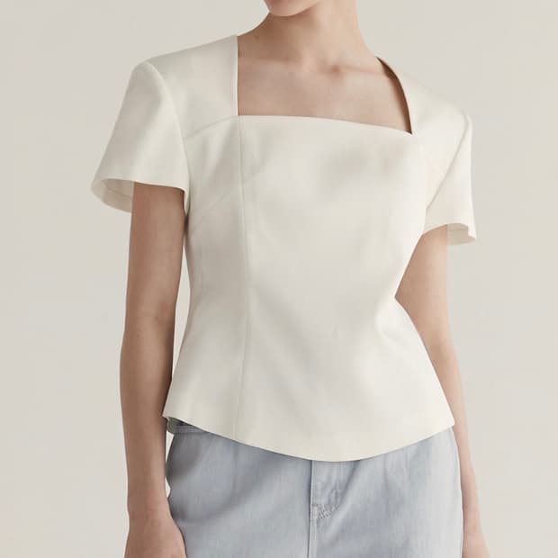 새상품) 드래곤블루스 DRAGONBLUES 스퀘어 넥 새틴 블라우스 S