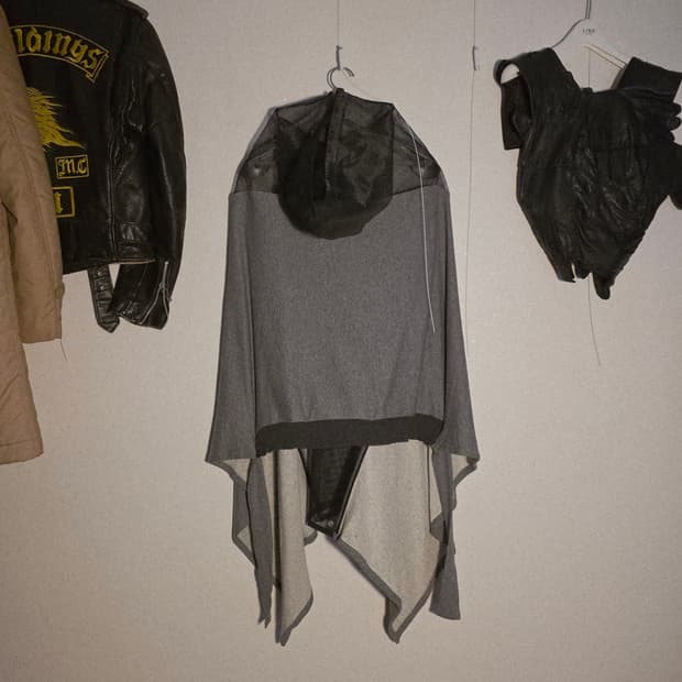 Bless n°?

Mix hood capecoat