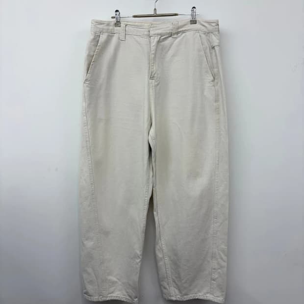 플랙x메르고 24SS 팬츠 커브드 크림 데님 팬츠 PN9838