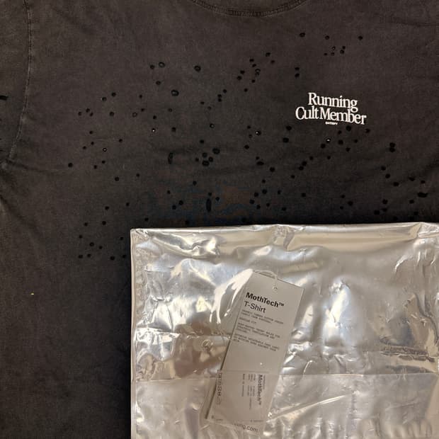 SATISFY 새티스파이 런닝 컬트 멤버 MothTech 티셔츠 L