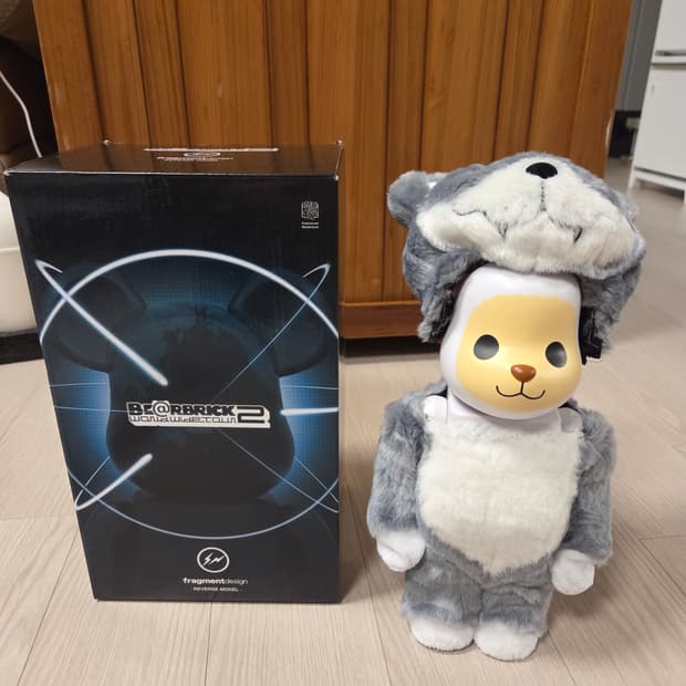 베어브릭 프라그먼트 늑대탈을쓴양 400%