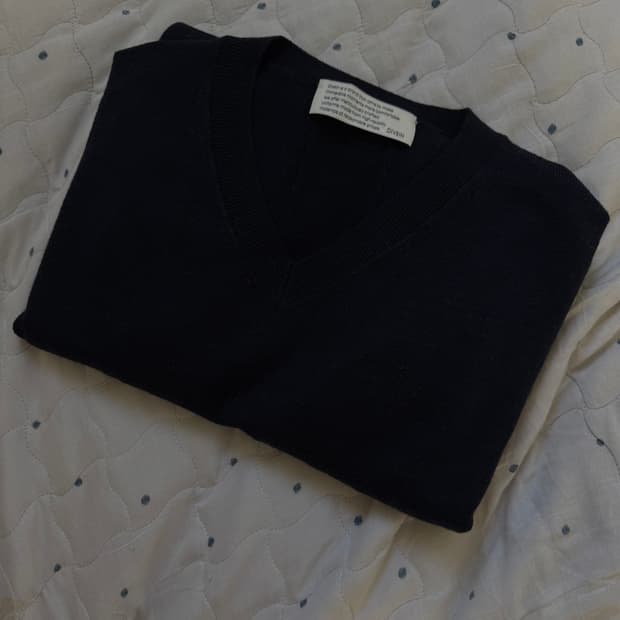 다이브인 루즈드 파인울 브이넥 네이비 2사이즈