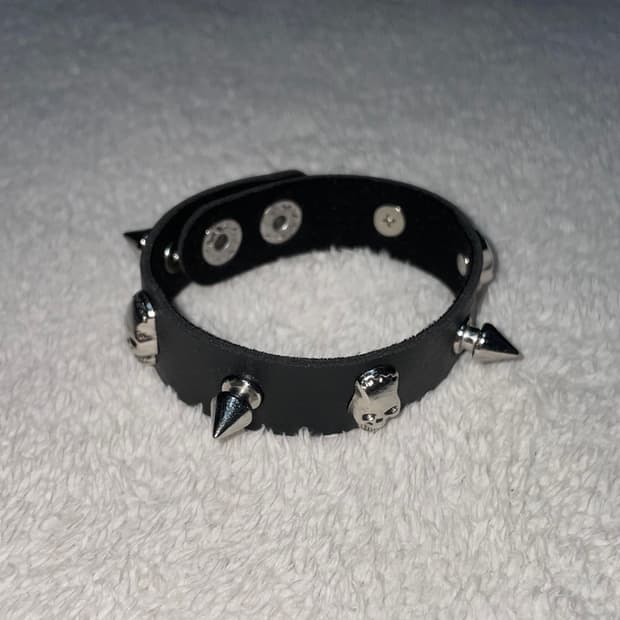 Skull stud bracelet 펑크 해골 스터드 팔찌