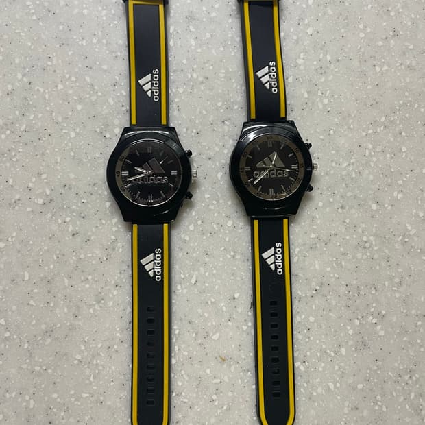 아디다스 패션 시계 2개 (개당 10000₩)