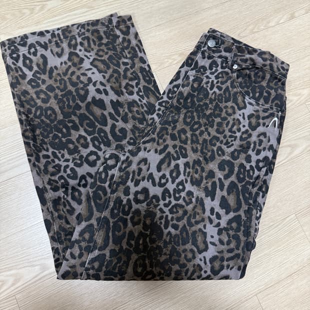 아캄 Leopard Pattern Cotton Pants (Purple)