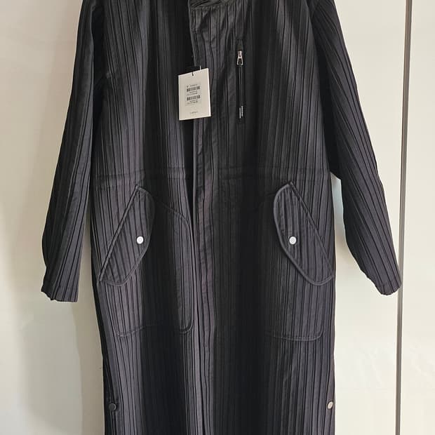 가넷옴므(GARNET HOMME) 블랙 주름 퀼팅 패디드 트렌치 코트 