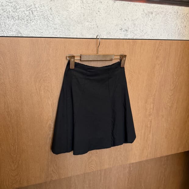 빈티지 밴딩 미디 스커트 사이드 핀턱 디테일 A라인 블랙