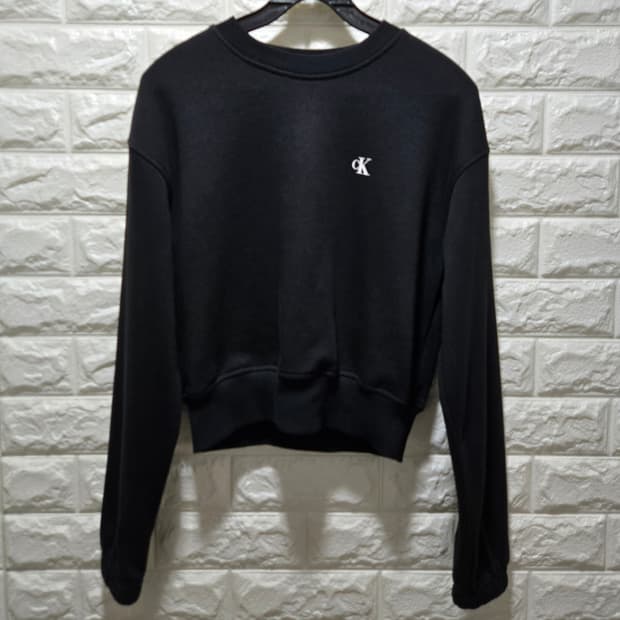 캘빈클라인 스몰로고 크롭 맨투맨 스웨트셔츠 90