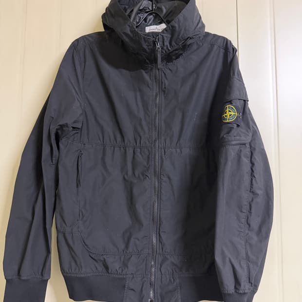 스톤아일랜드 나슬란 라이트 와트로 후드 자켓 m