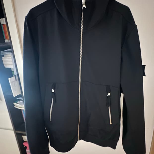 스톤아일랜드 소프트쉘 새상품급