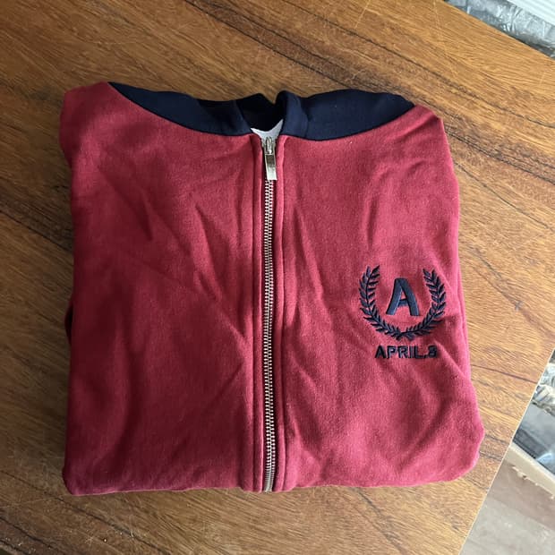 에이프릴에잇 APR.8 후드집업