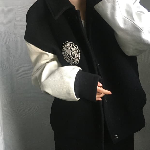 AMI 아미 파리 드 쾨르 패치 테디 보머 바시티 자켓