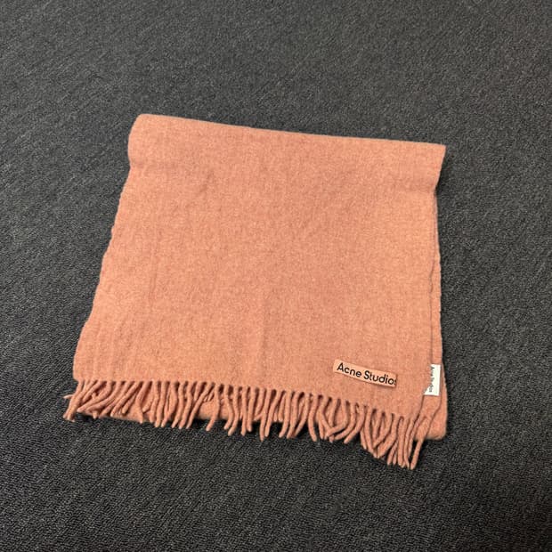 아크네스튜디오 울 프린지 머플러 
