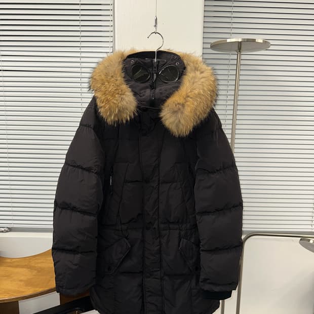 CP컴퍼니 렌즈 다운 패딩 100