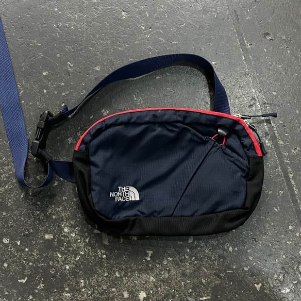 노스페이스 크로스백