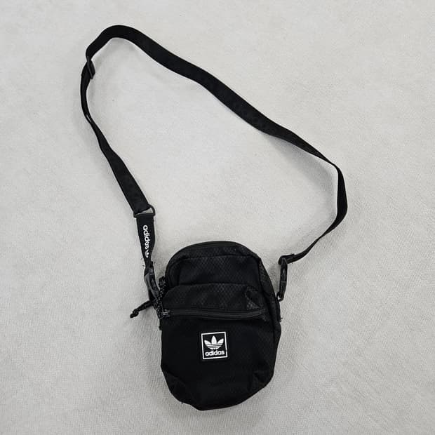 아디다스 오리지널 미니 크로스바디 백 0121Y2