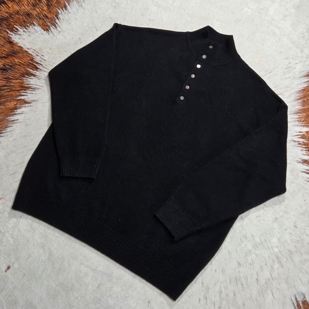 빈티지 블랙 오버핏 미들넥 니트