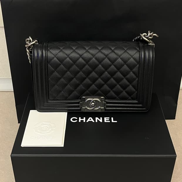 샤넬 보이백 은장 미디움(새상품)