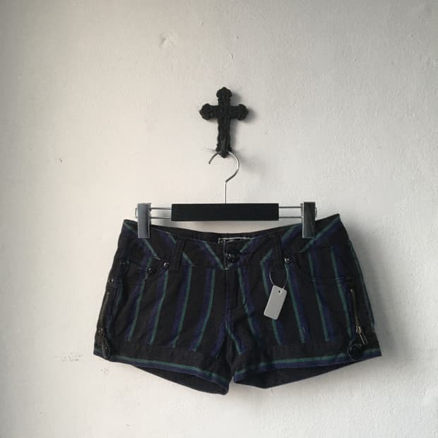 Stripe pattern short