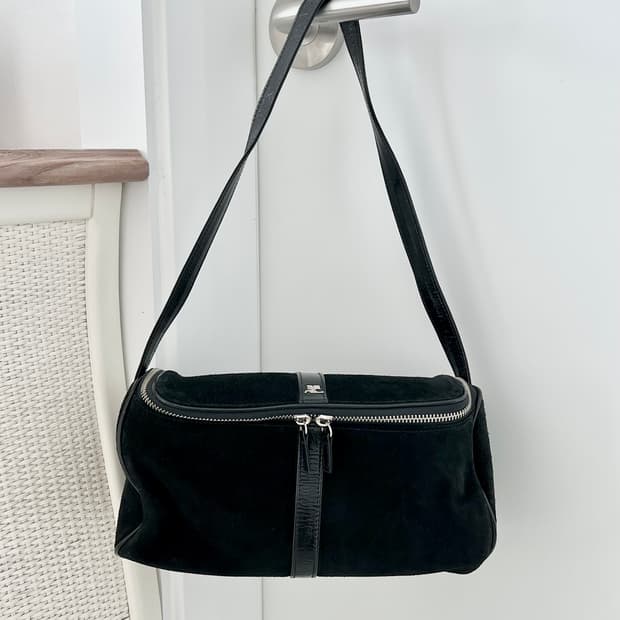 쿠레쥬 블랙 스웨이드 애나멜 원형 숄더백