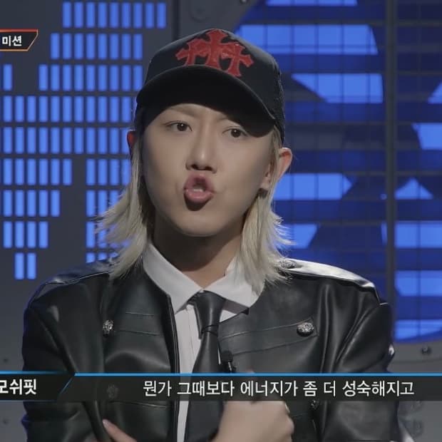 [Free] 크롬하츠 세메터리 트러커햇 블랙 레드