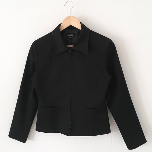 minimal collar jacket