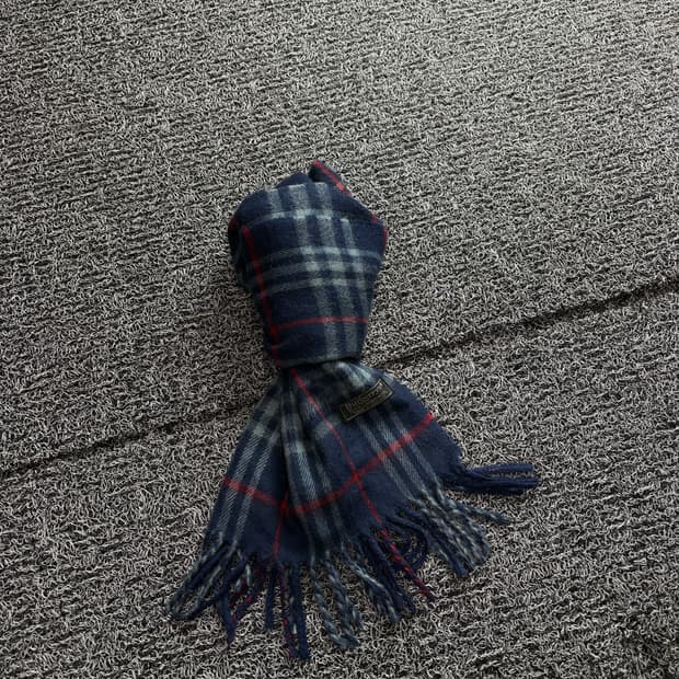 버버리 램스울 아카이브 노바 체크 머플러 3526