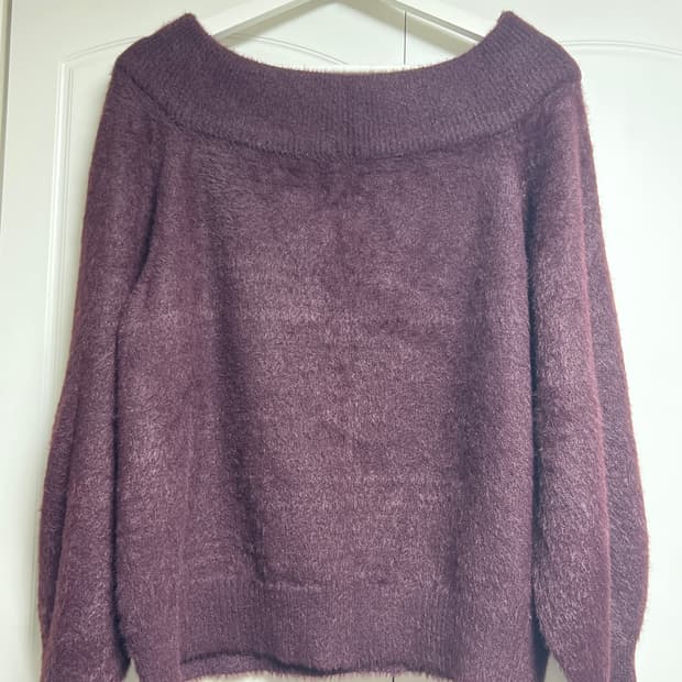 오프숄더 앙고라 니트