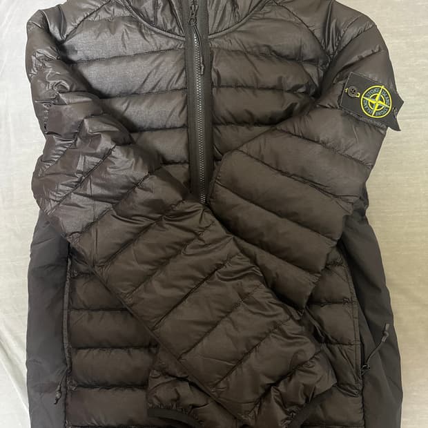 스톤 아일랜드 경량 패딩M