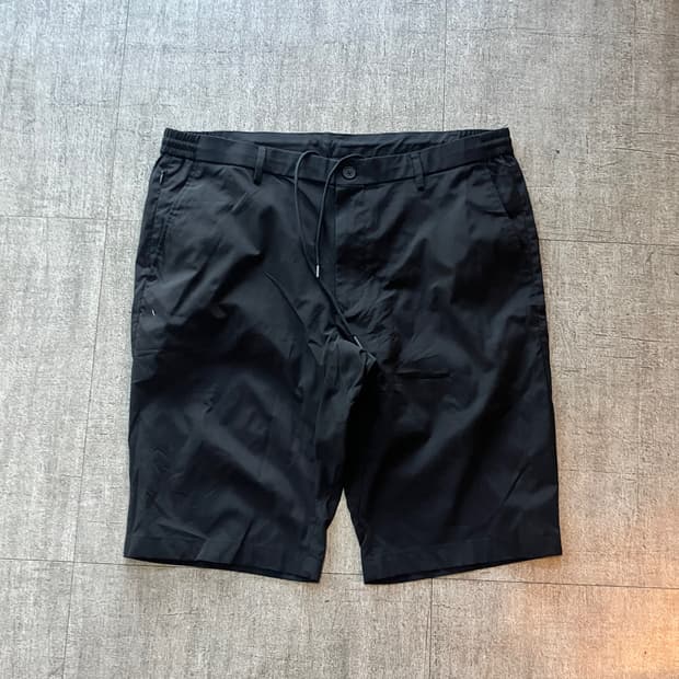 Theory x uniqlo 띠어리 올드스쿨아메카지 하프팬츠 반바지