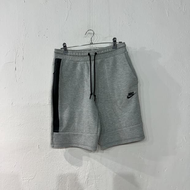  나이키 테크팩 반바지 M