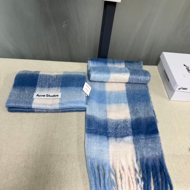 아크네 모헤어 체크 머플러