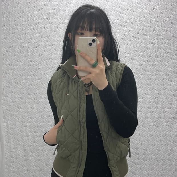 타미힐피거 Y2K 슬림핏 퀄팅 말차카키 경량 조끼 S C09211