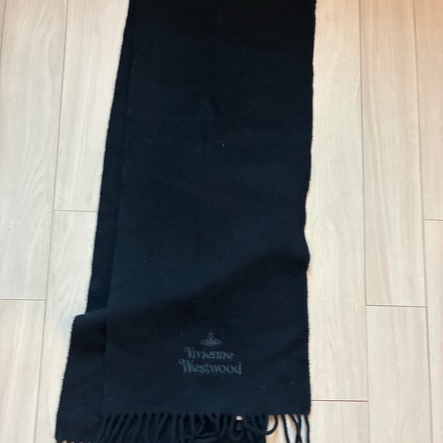 비비안 웨스트우드 울 머플러