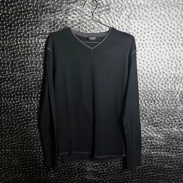 Comma ca Ism 브이넥 롱슬리브