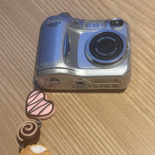 작례) 니콘 쿨픽스 3100 디카 