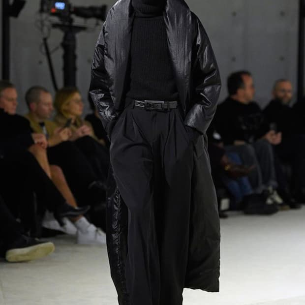 생로랑 23fw 런웨이 롱 패딩 맥시 코트 팝니다 프라다 루이비통 구찌 