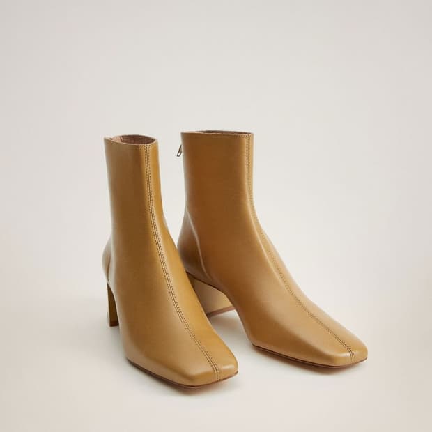 MANGO 소가죽 앵클부츠