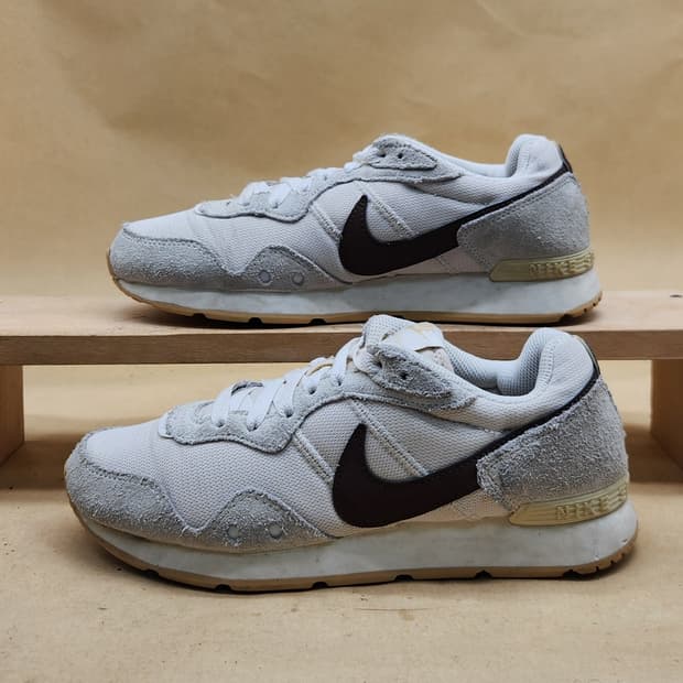 나이키 벤처러너 여성운동화235