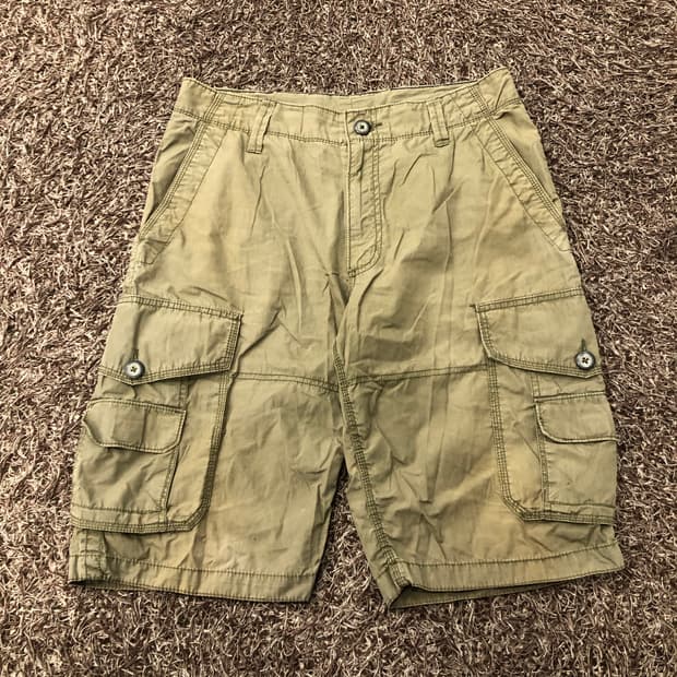 32 DKNY 카고 반바지